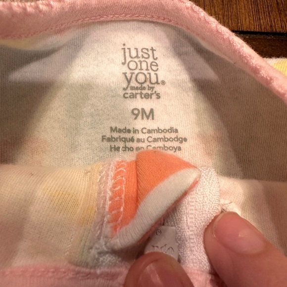 Lightly used! Carter’s Spring Footsie sz 9M - Picture 2 of 2